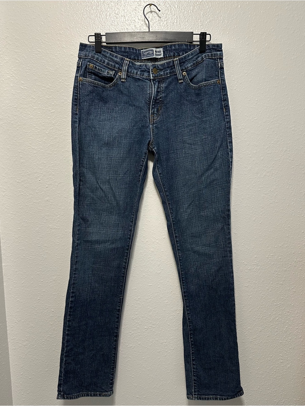 Signature by Levi Strauss Straight Leg Jeans in Dark Blue Wash